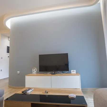 Luxury شقة لاريسا