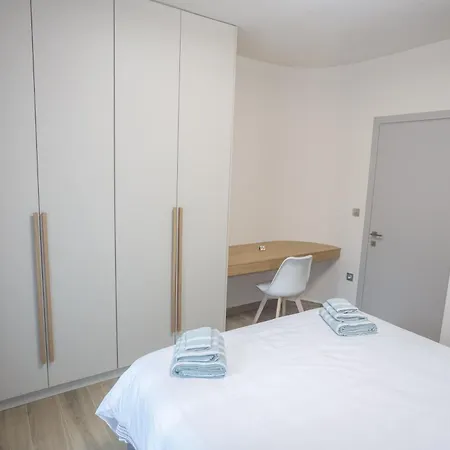 Luxury * لاريسا